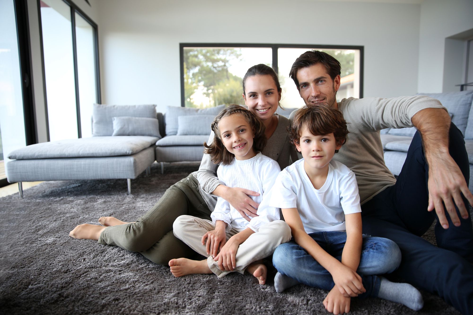 Servicio personalizado y asesoramiento legal. CASASPANIA en Málaga