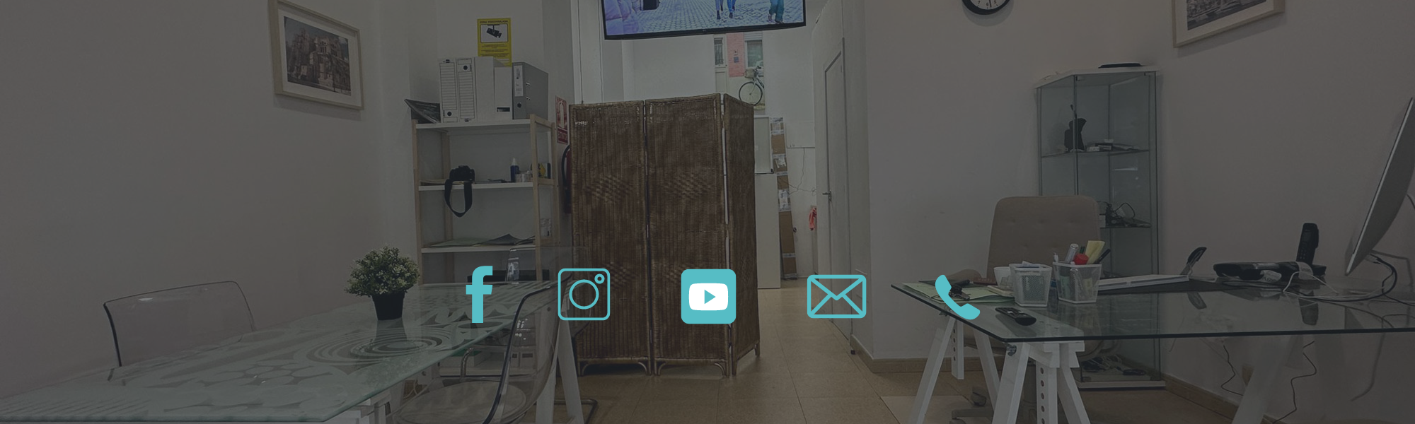 Contacte con nosotros. CASASPANIA en Málaga